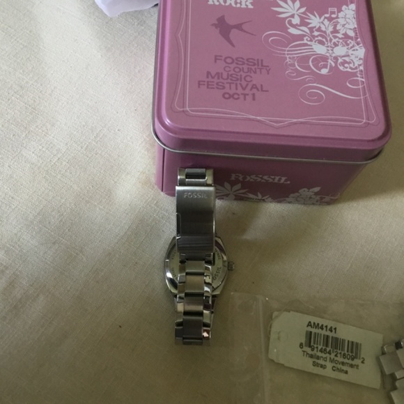 Fossil Watch - Picture 6 of 8